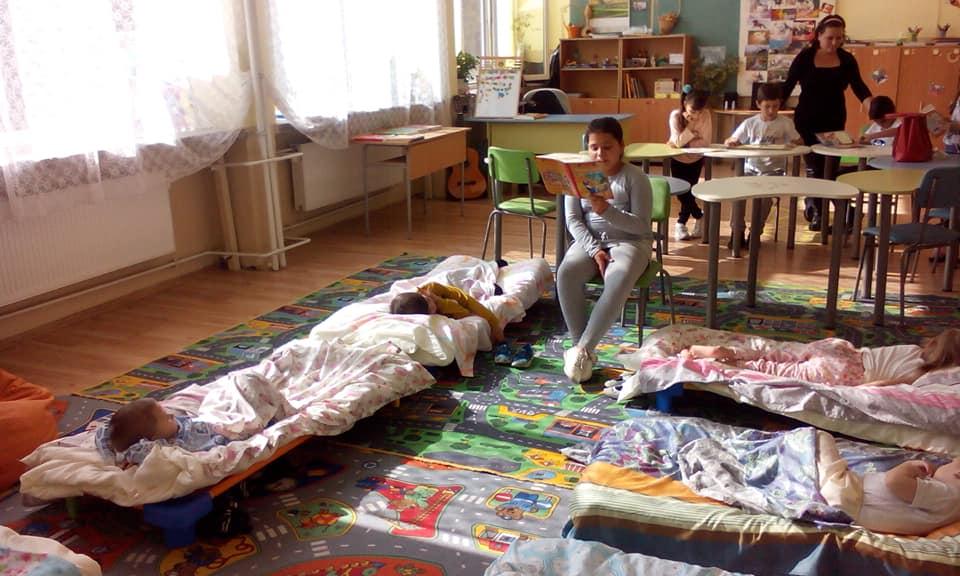 Наситена с инициативи премина националната седмица на четенето в 3 "в" клас на ОУ "Иван С. Тургенев" 2