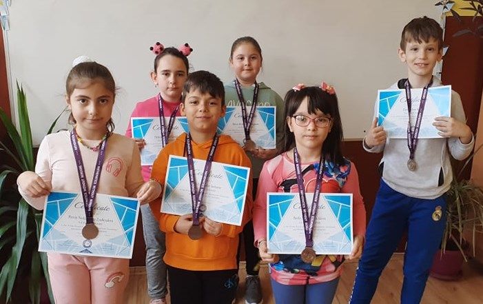 17 медала от Зимния кръг на международния турнир "Математика без граници" за учениците от ОУ "Иван С. Тургенев" 4
