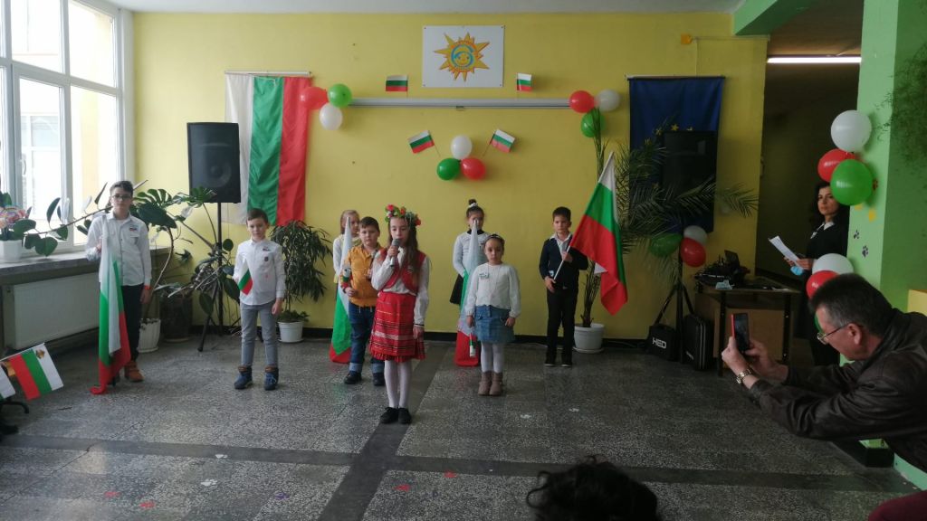 В ОУ "Иван С. Тургенев" отбелзаха 3-ти март 2