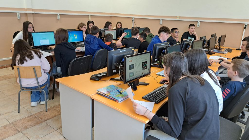 Бинарен урок на тема "Проучване на родния край" - проектна дейност се проведе в 7-те класове 2