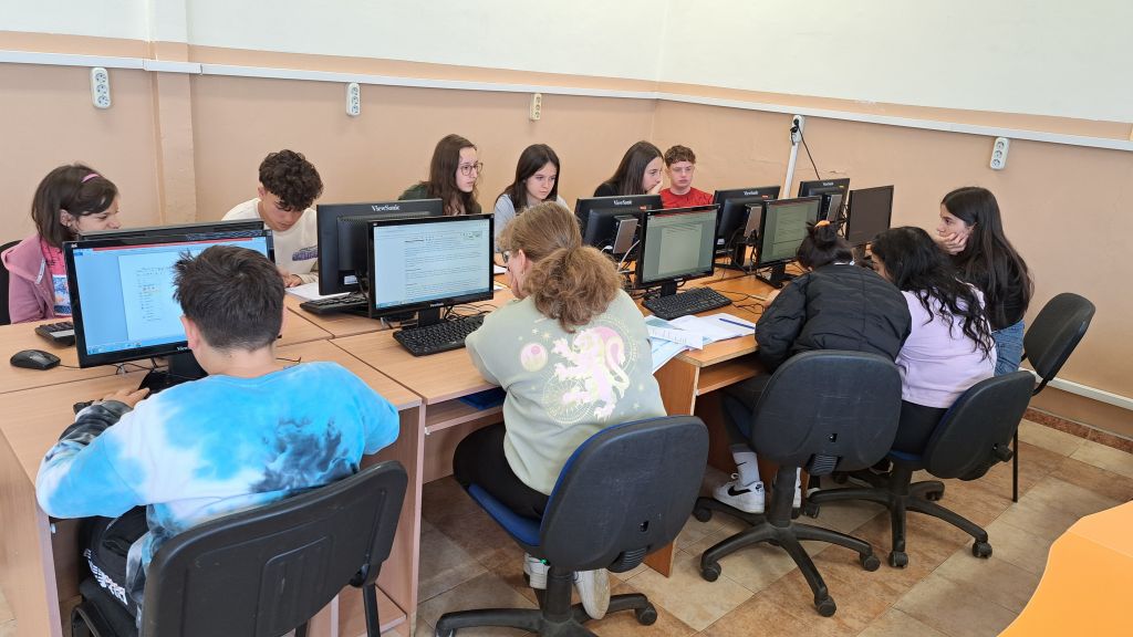 Бинарен урок на тема "Проучване на родния край" - проектна дейност се проведе в 7-те класове 6