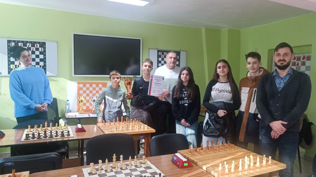 III-то място за отбора по шах от общинския кръг на "Ученически игри" - ОУ Иван Сергеевич Тургенев - Разград