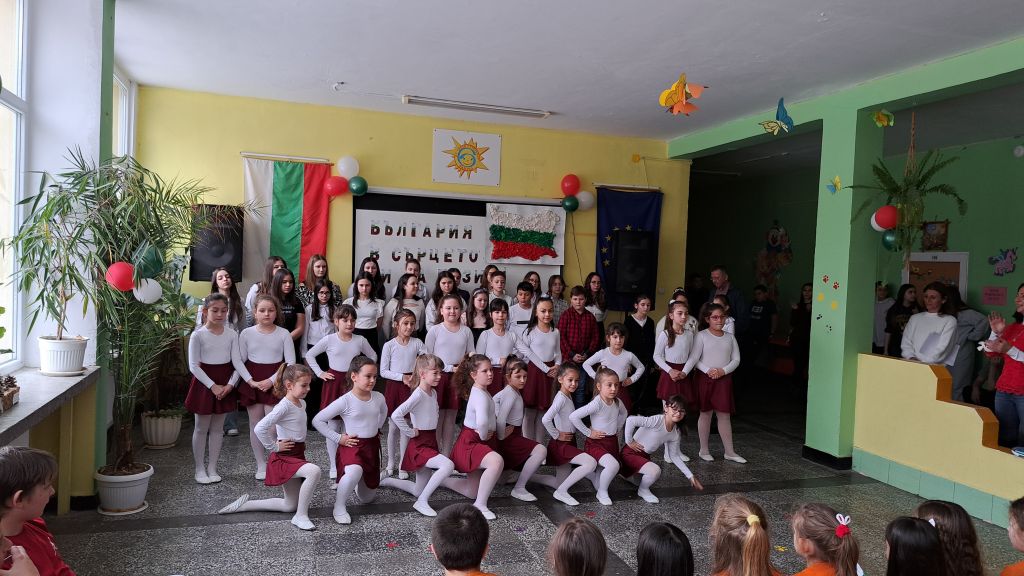 Отбелязване на 147г. от Освобождението на България в ОУ "Иван Сергеевич Тургенев" 5