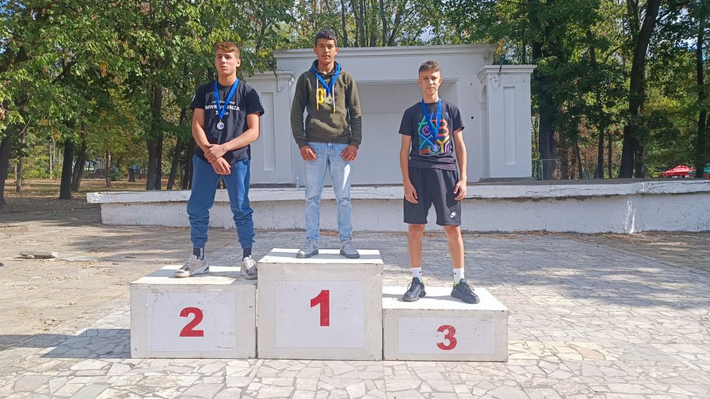 Бронзов медал за ученик от ОУ "Иван С. Тургенев" на крос "Златна есен" в Разград - ОУ Иван Сергеевич Тургенев - Разград