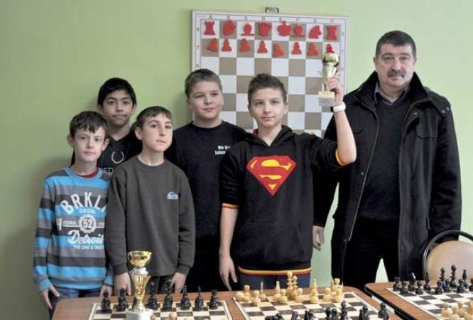 Шампиони по шахмат 1